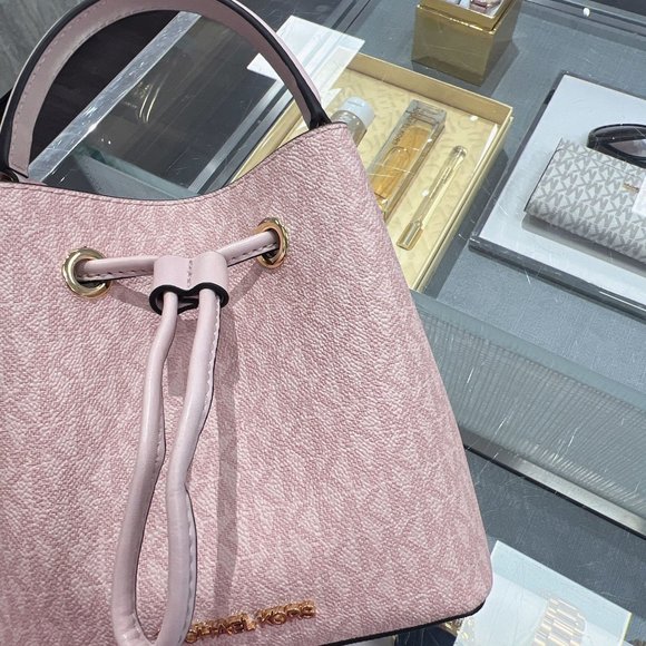 New Michael Kors Suri Small Bucket Bag Crossbody MK Powder Blush Pink - Picture 2 of 7